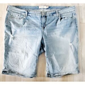 Torrid 22 Women's Jean Shorts Acid Wash Distress Stretch‎ Pockets Button Zip